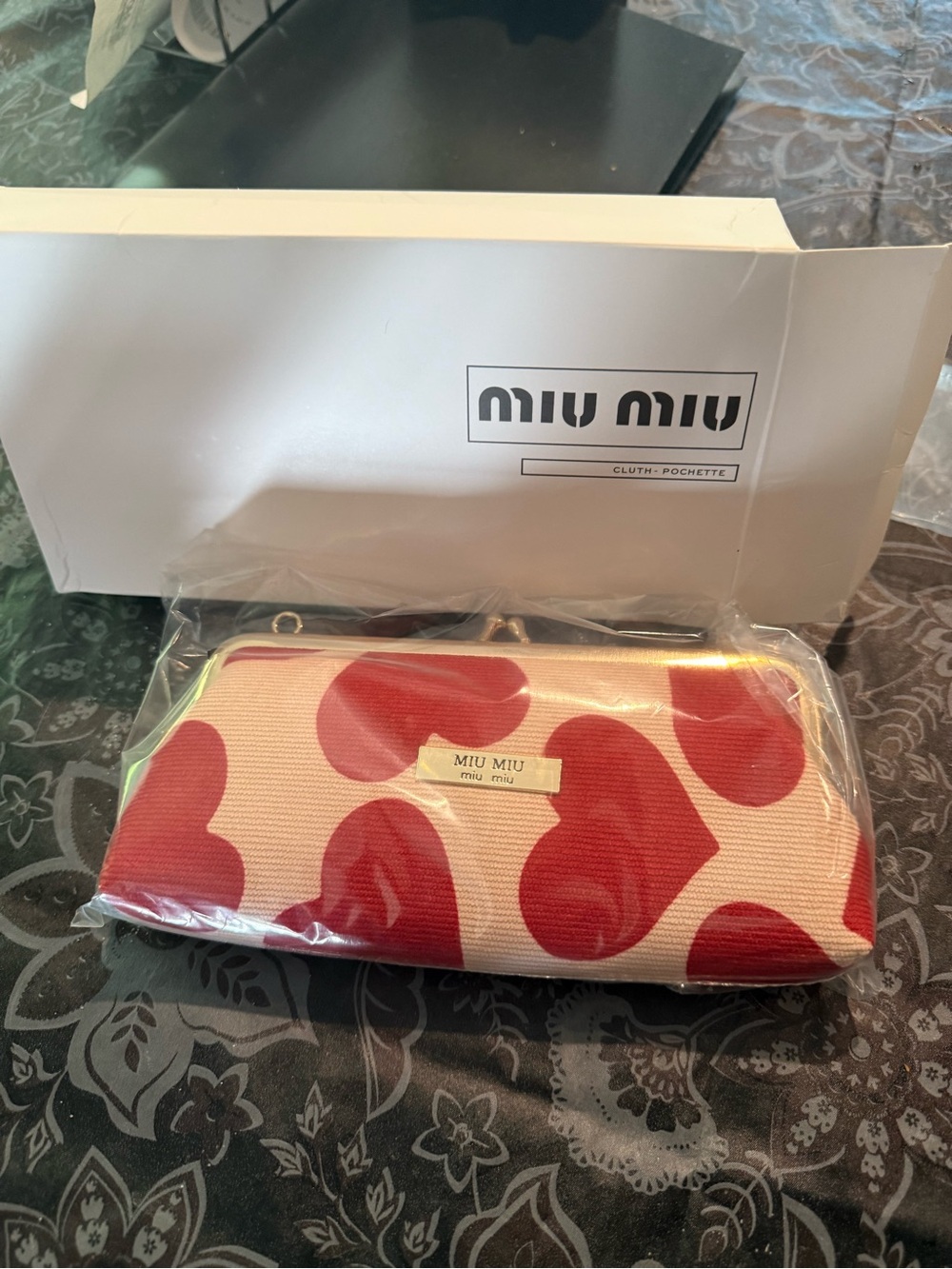 Miu Miu Cream and Red Heart-Print Frame Clutch - Picture 2 of 2